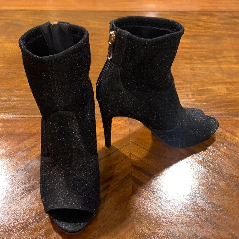 Guess Booties - Picture 1 of 7